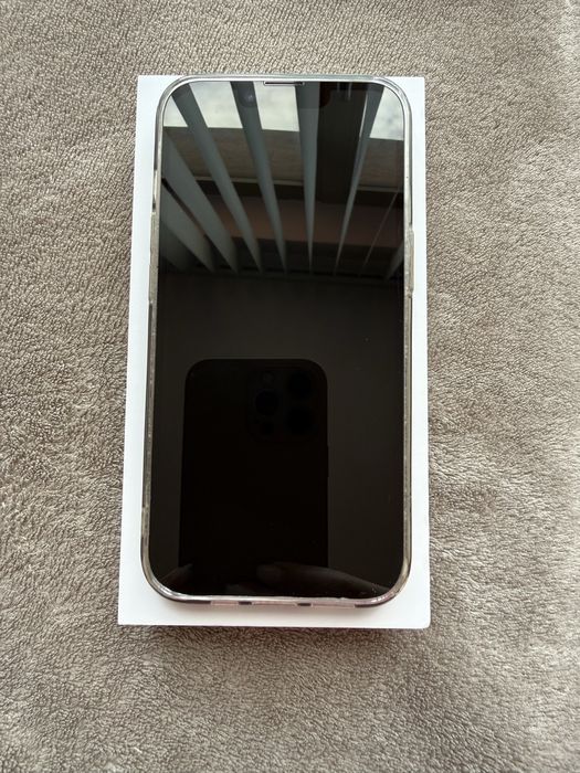 Продавам iphone 14 256 GB, бял като нов