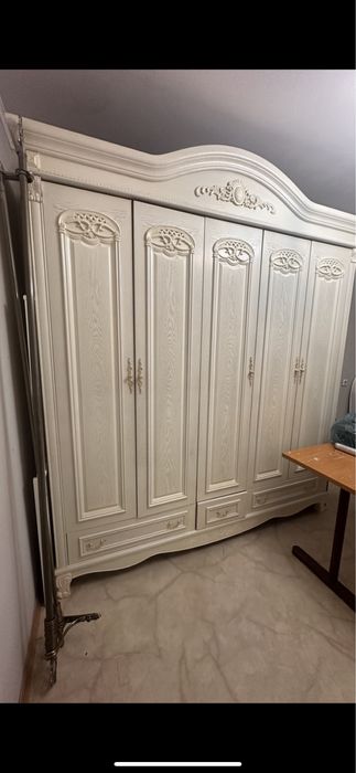 Продам шкаф дерево