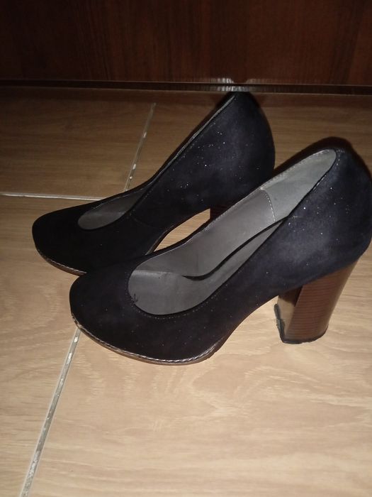 Продам туфли 36-37 размер