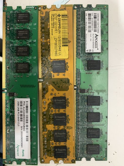 Продам 2 планки озу DDR2 по 1 Гб 800Мгц и одну на 2Гб