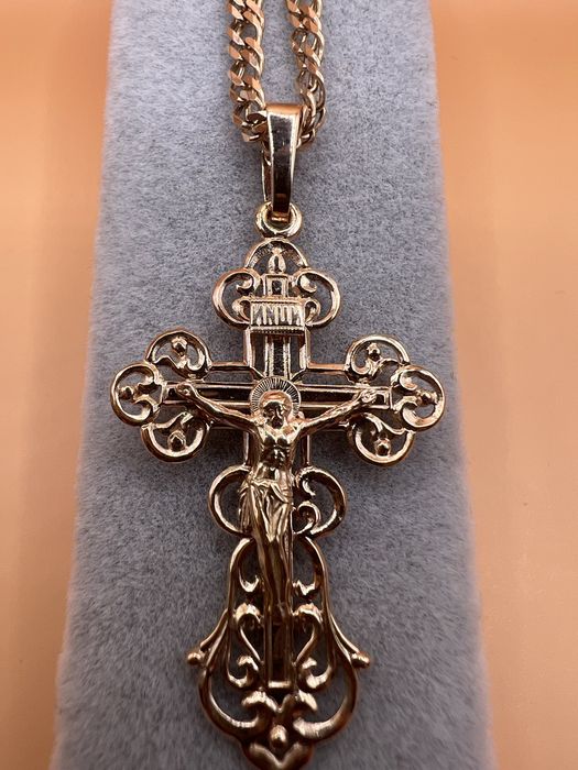 Продам золотой крест.