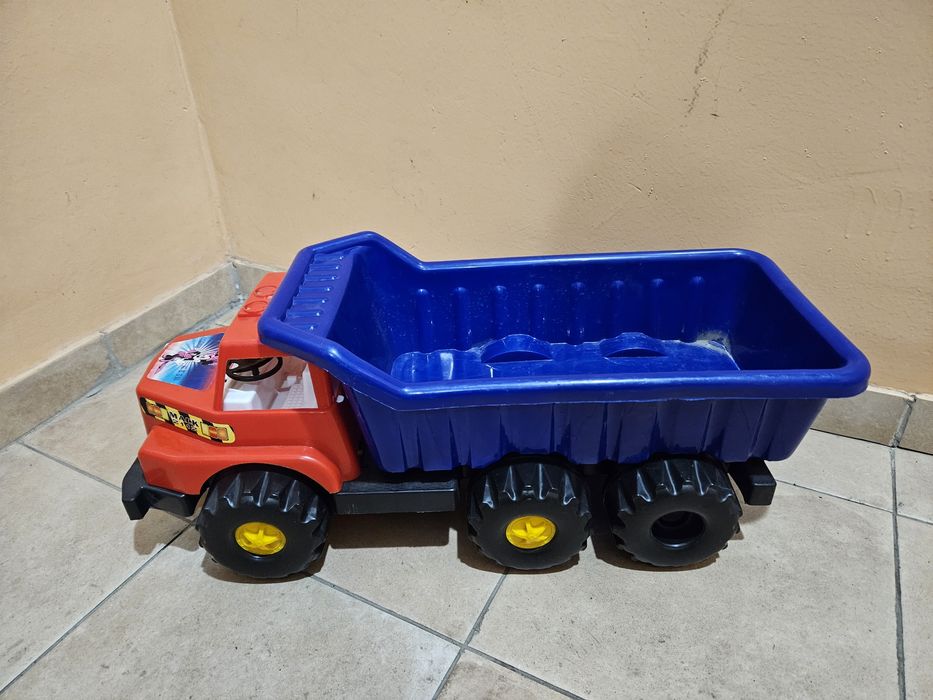 Большой грузовик детский