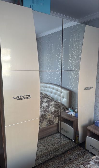 Продам спальный гарнитур