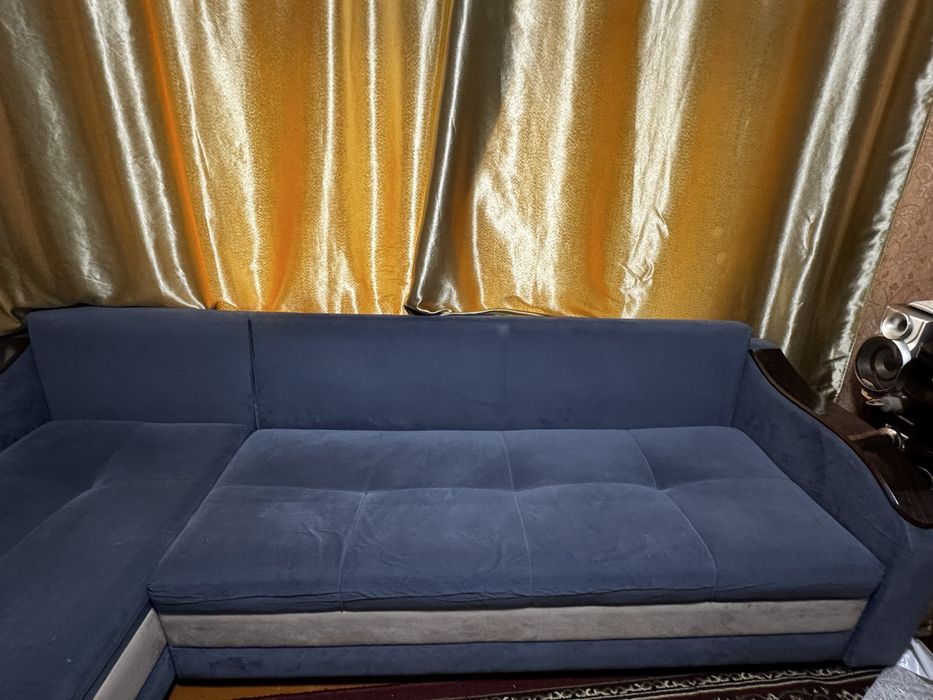 Диван угольный б/у