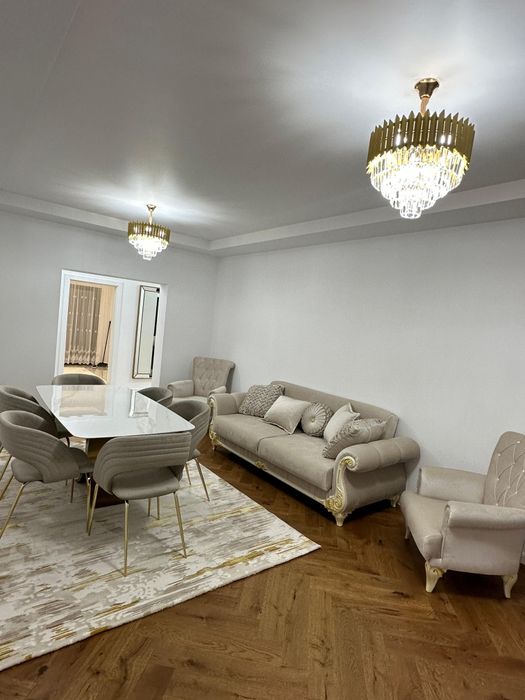 De vânzare apartament 3 camere