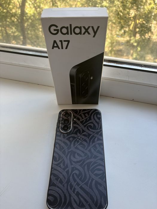 Продаом срочно телефон GalaxyA17 ,256 gb