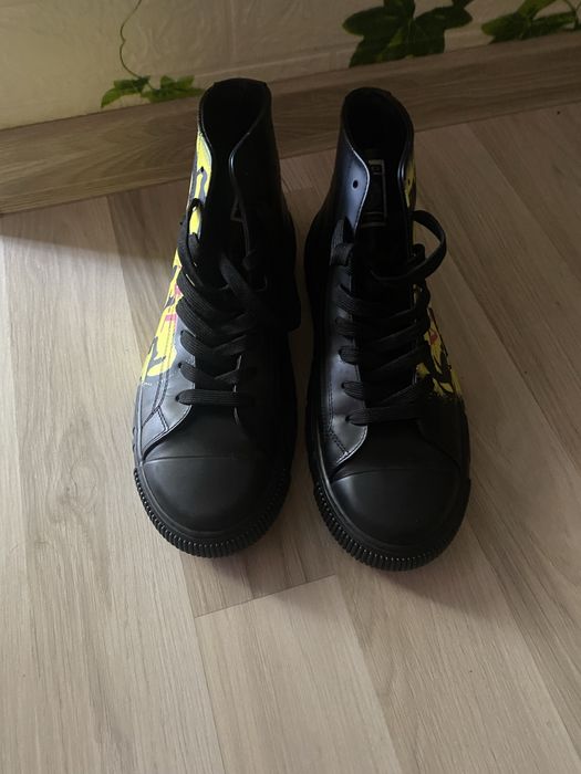 Papuci versace originali negru-galben