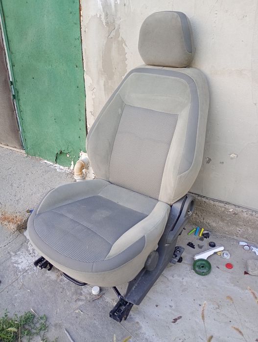 Продам автосиденье (автокресло)