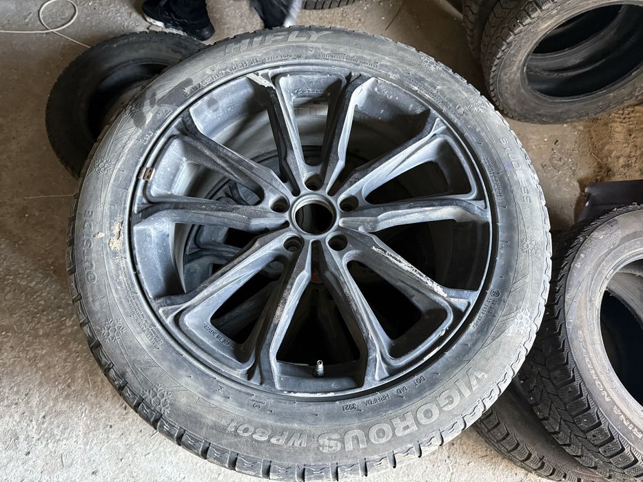 Продам шины 235/55/19