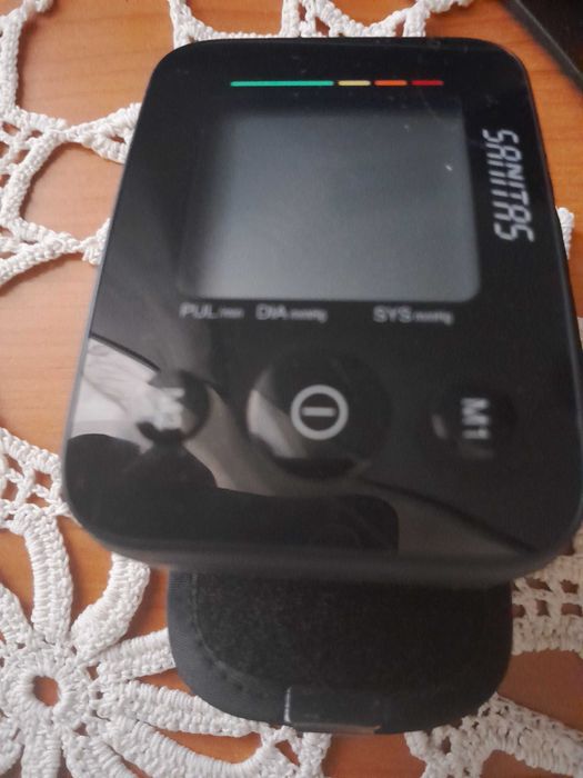 Aparat tensiune Tensiometru Sanitas SBC30 la încheietura mâinii