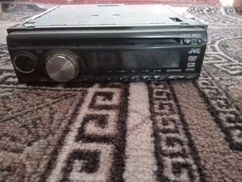 Продам магнитолу JVC