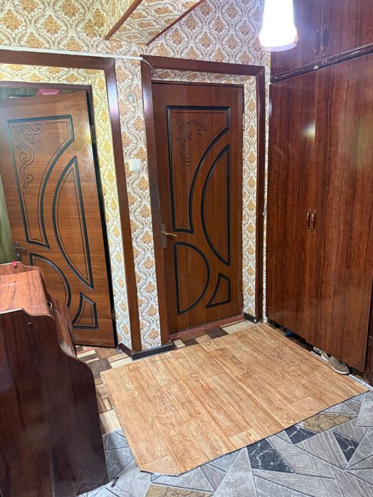 Продается 3 комнатная квартира 67кв м общая площадь.