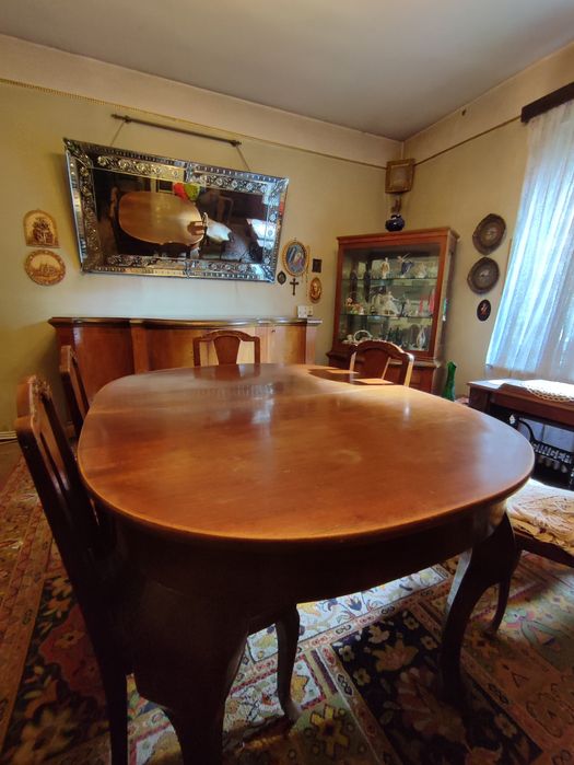 Mobilă de sufragerie Chipendele