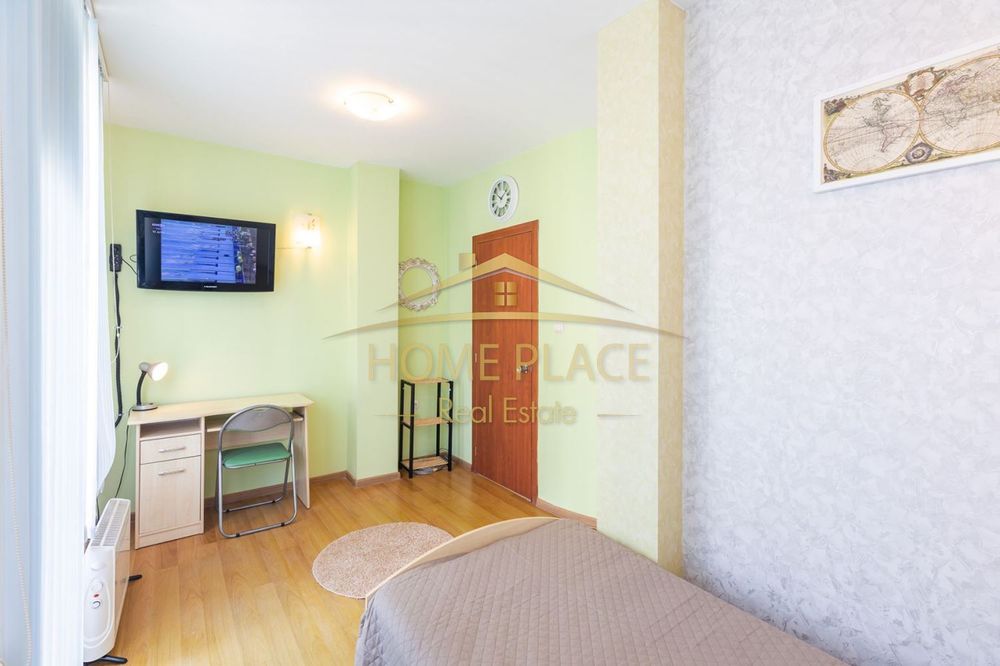 Четиристаен апартамент в близост до Община Варна.