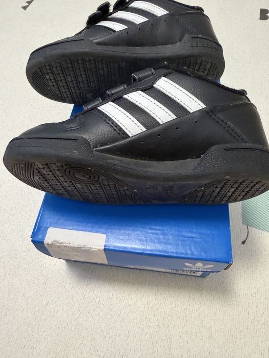 Adidas детски мсратонки и боти