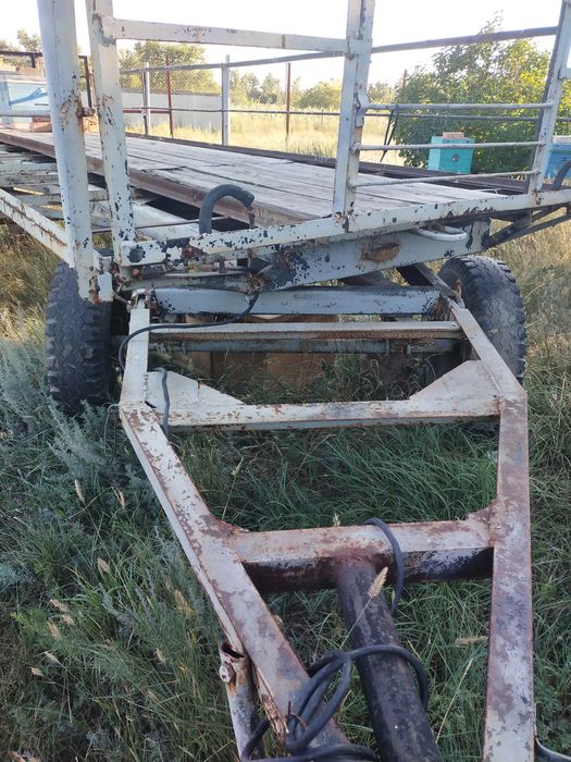 Продам прицеп пчеловолный .