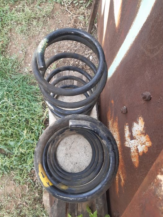 Пружины задние на тоёта хайлюкс сюрф.