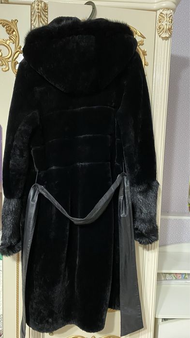 Продам мутоновую шубу