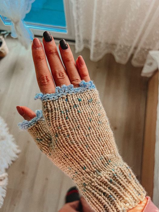 Нови ръчно плетени ръкавици без пръсти