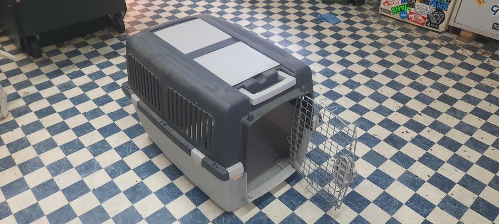 Клетка за пътуване за домашни любимци