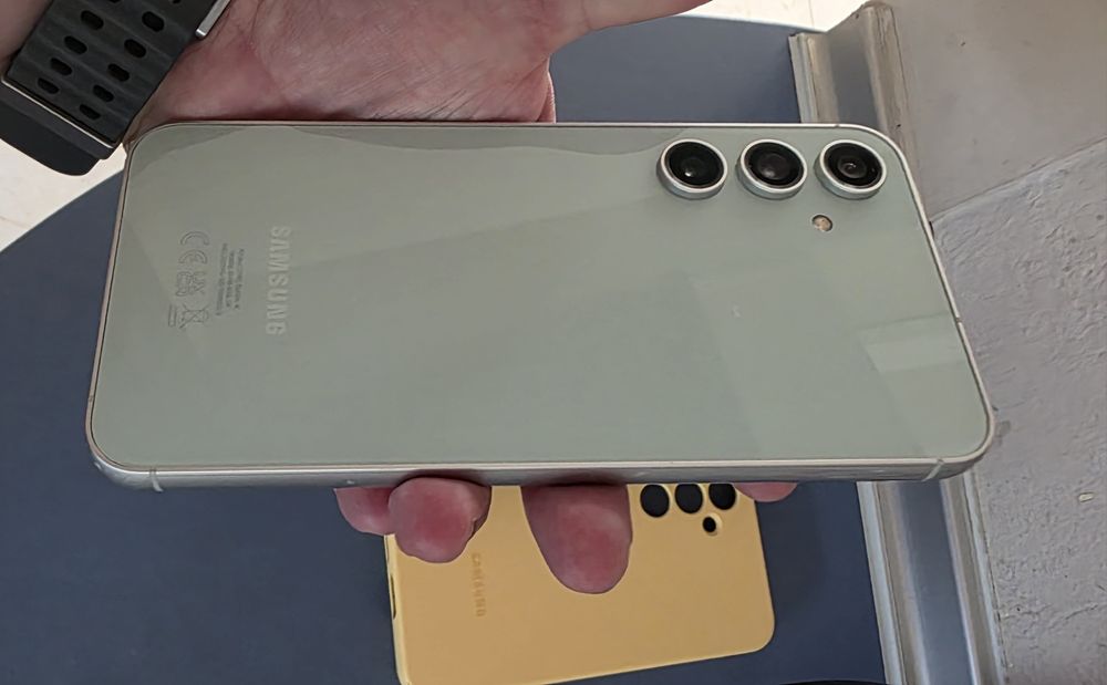 Samsung galaxy S23 FE