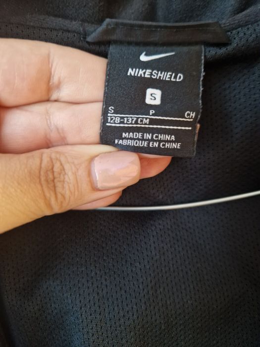 Geacă subțire Nike Shield, măr.8-10 ani, originală