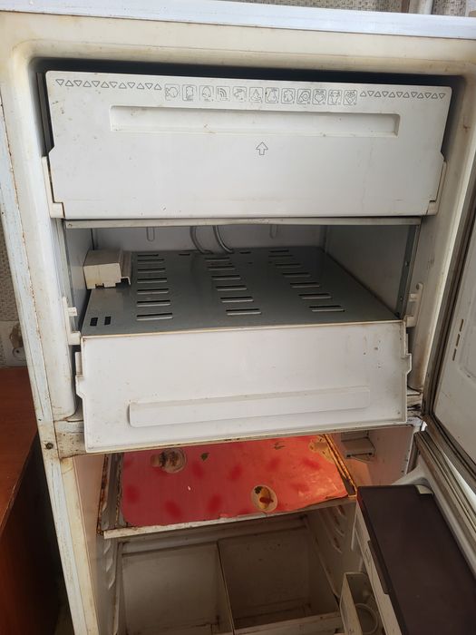 Холодильник бу,в рабочем состоянии