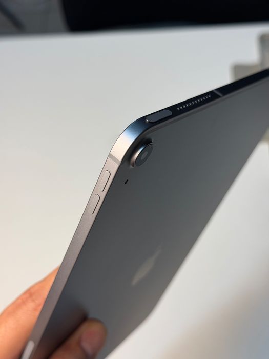 iPad Air 13 M3 Cellular 128GB + чехол и стекло ESR в подарок