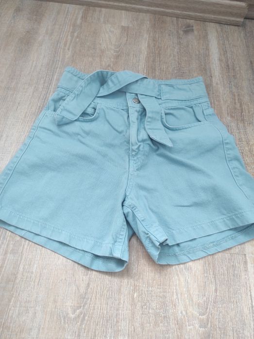 Дънкови къси панталонки М размер