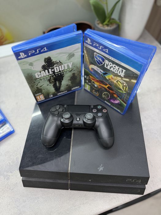 Playstation 4 500gb + Controller original+ 2 jocuri