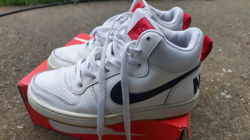 Adidasi Nike inalti copii 36 alb