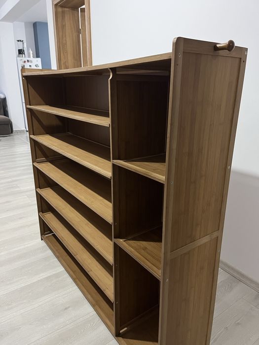 Pantofar din lemn de bambus.