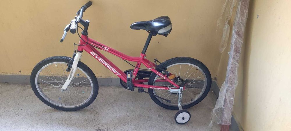 Колело Велосипед Еверест 20 цола с помощни колела детско