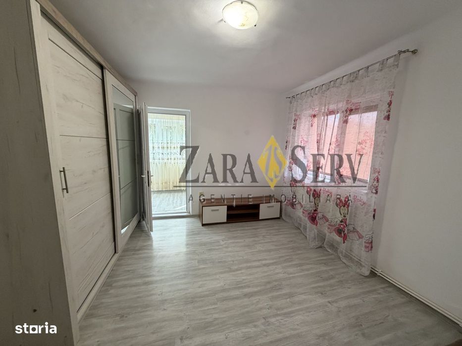 Casă cu 4 camere și garaj dublu