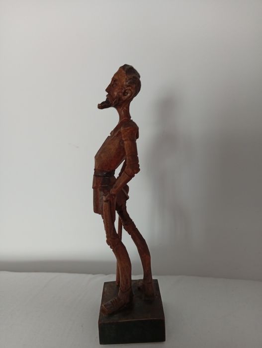 Figurină scluptată Don Quijote.