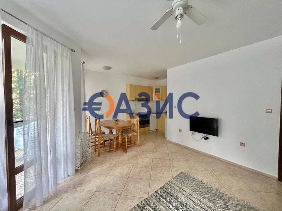 Апартамент с 2 спални в комплекс Глобал Сити, Несебър, България, 95 кв