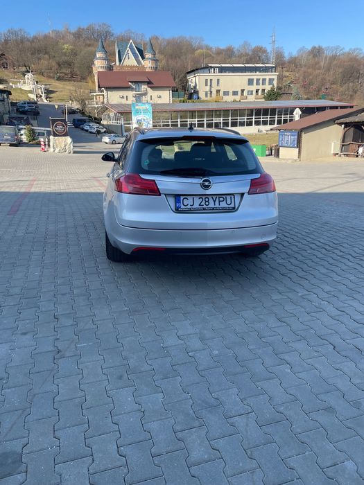 Opel Insignia 2.0cdti 2011 270000km 2700 euro
