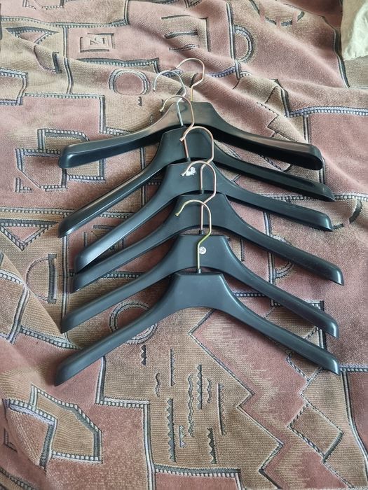 Продам вешалки подростковые