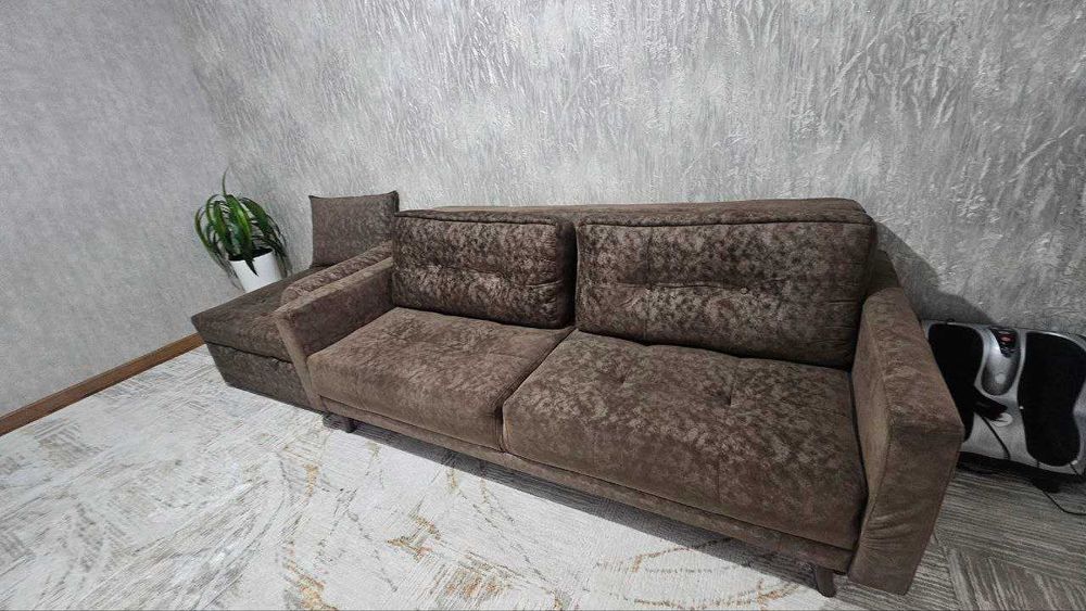 Продаю диван и пуфик. Новый