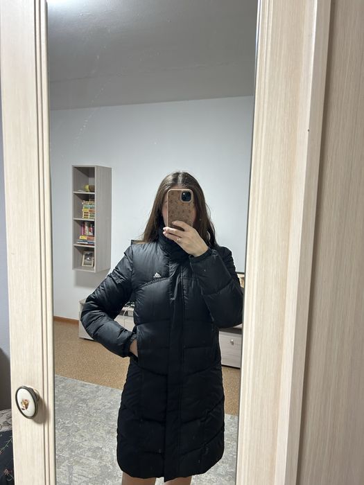 Демисезонная куртка адидас.