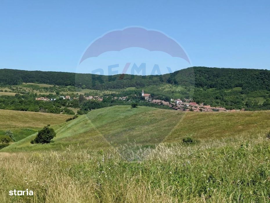 DE VANZARE Teren intr-un colț de Transilvanie autentică