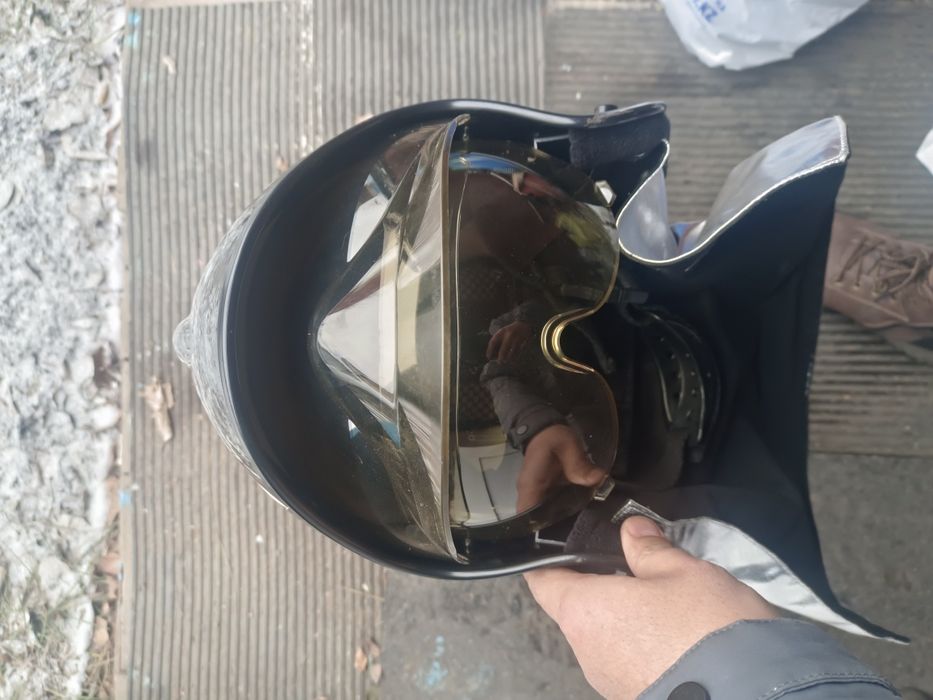 Продам каску пожарного