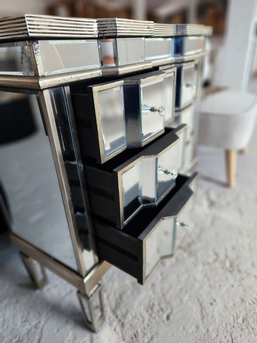 NOU Comoda cu 6 sertare, oglinda