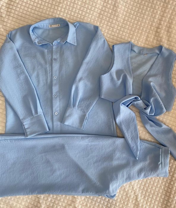 Костюм тройка, отличное качество