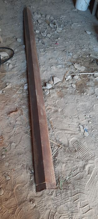 Продам металический угольник