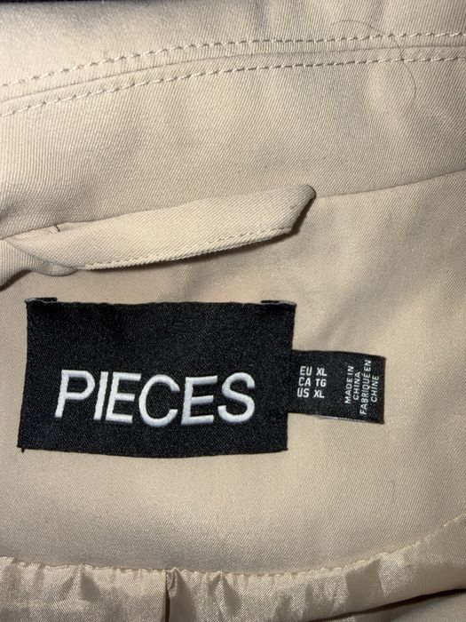 Дамски шлифер Pieces