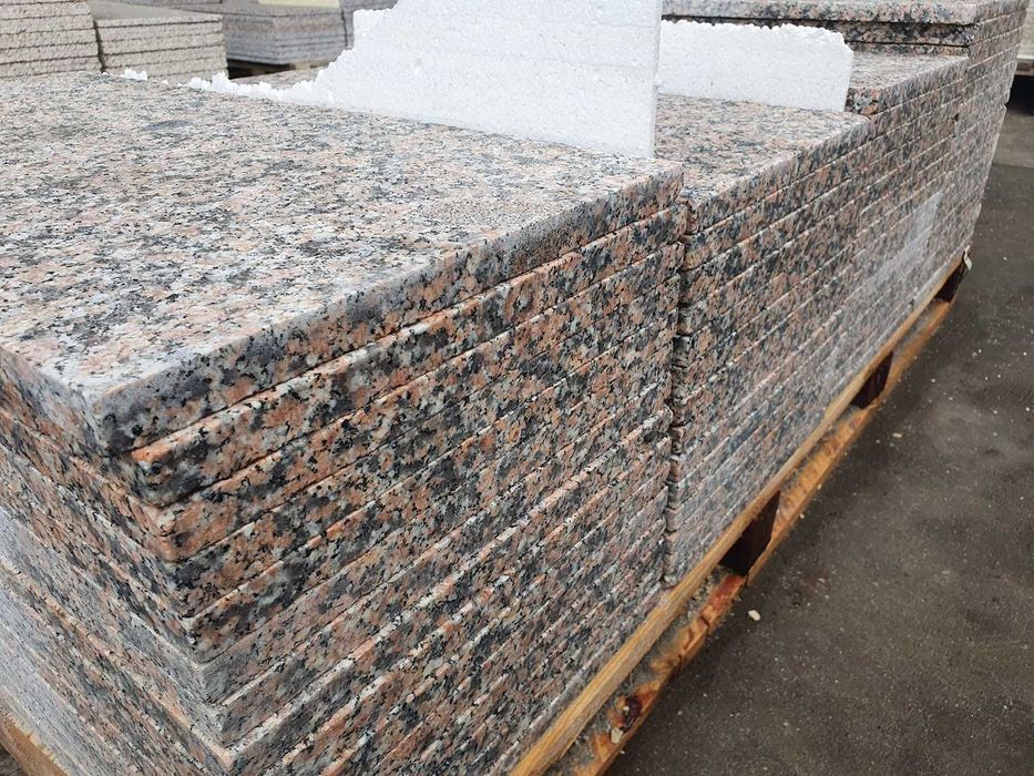 Готови гранитни плочки и готови стъпала от Раймар