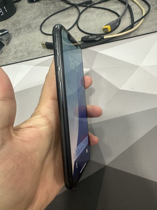 iPhone xr 64gb LL/A