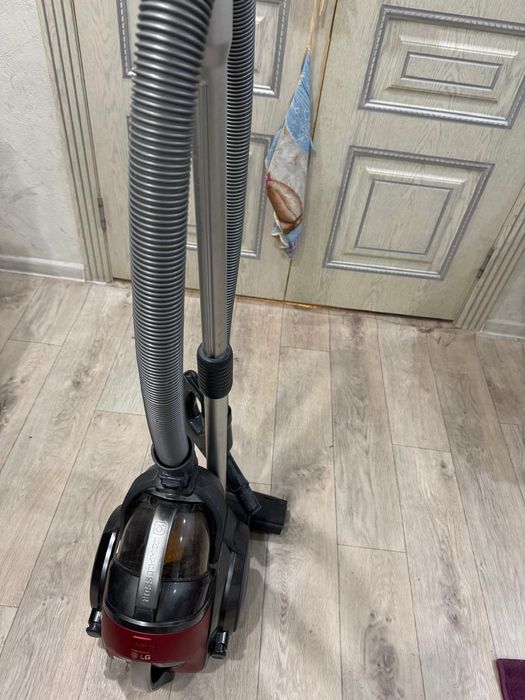 Продаю  пылесос-компрессор LG