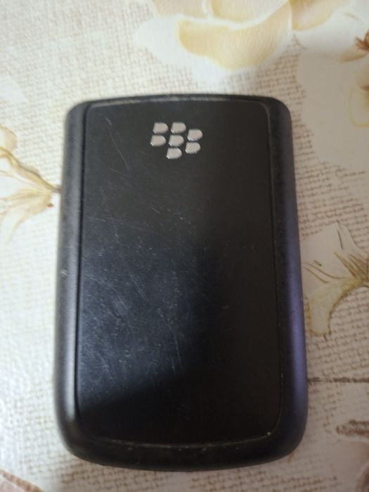 Vând capac de spate pentru BlackBerry Bold 9700